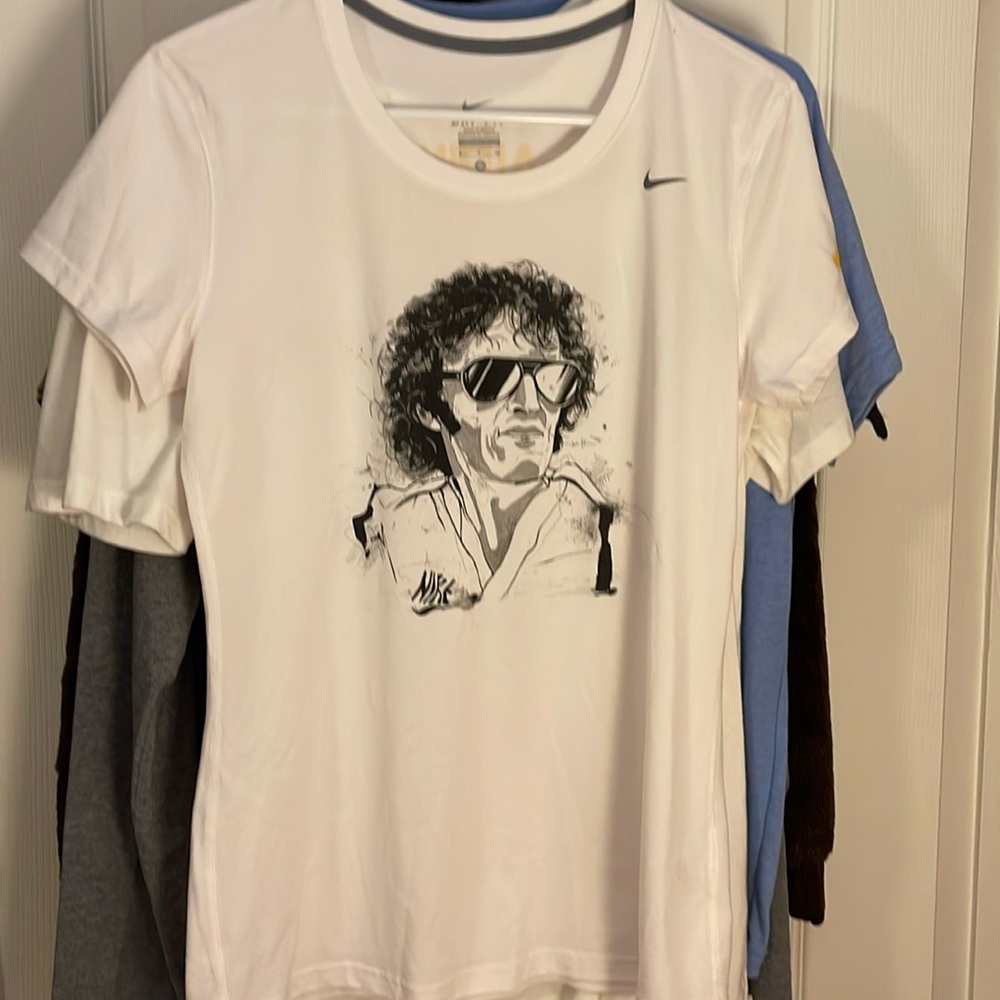 Women’s Nike Geoff Hollister t-shirt